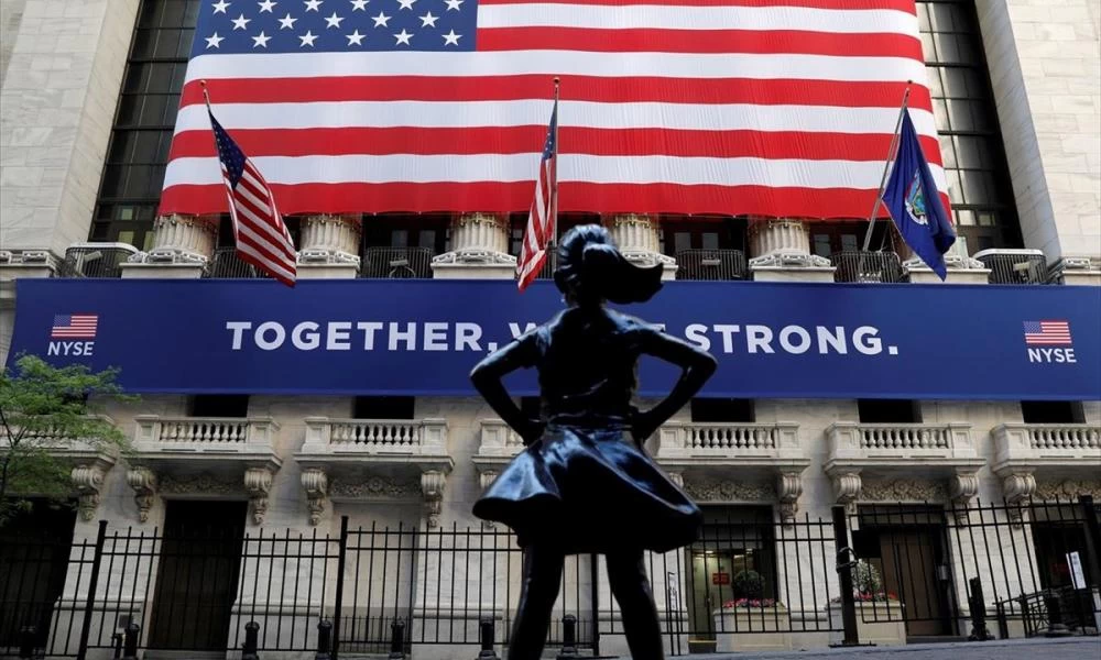 Wall Street: "Τρελή" ανοδική κούρσα για τον Dow Jones